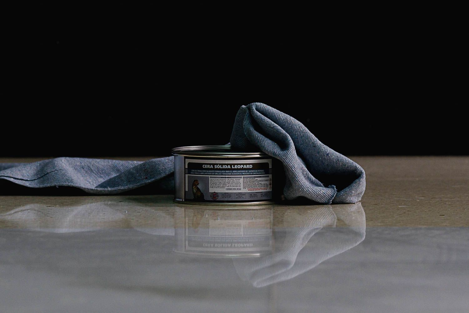 Cera sólida de abrillantado Leopard de Comercial Lozano